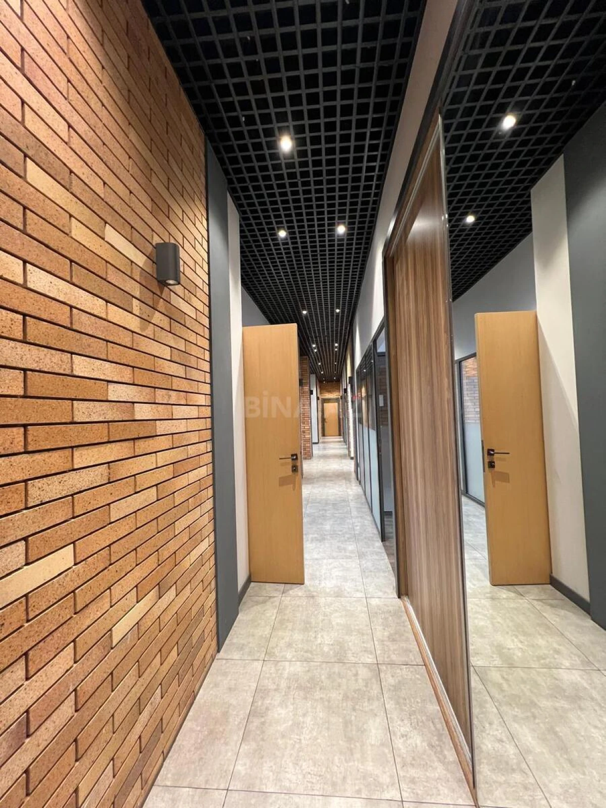 Kirayə verilir 8 otaqlı ofis 350 m²