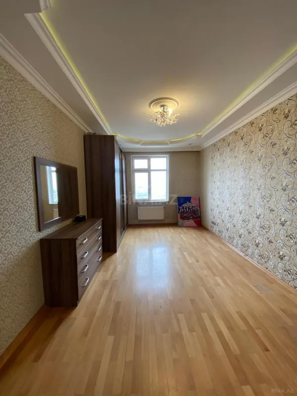 Kirayə verilir 3 otaqlı mənzil 106 m²