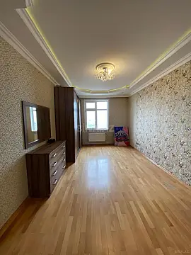 Kirayə verilir 3 otaqlı mənzil 106 m²