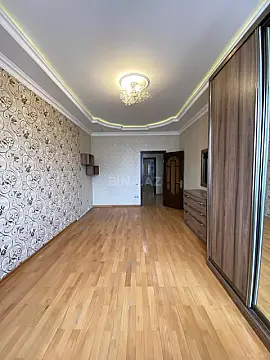 Kirayə verilir 3 otaqlı mənzil 106 m²