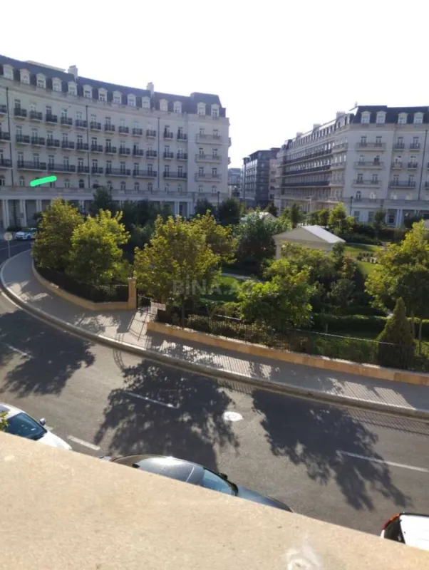 Satılır 3 otaqlı mənzil 147.1 m²