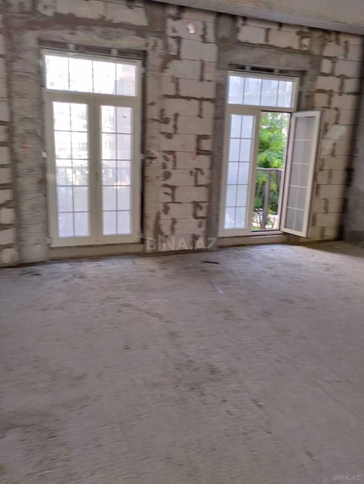 Satılır 3 otaqlı mənzil 147.1 m²