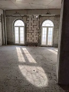 Satılır 3 otaqlı mənzil 147.1 m²