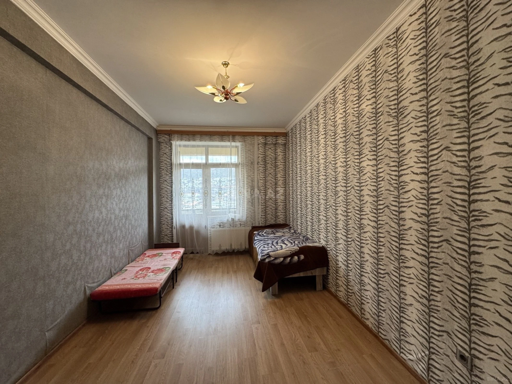 Kirayə verilir 3 otaqlı mənzil 135 m²