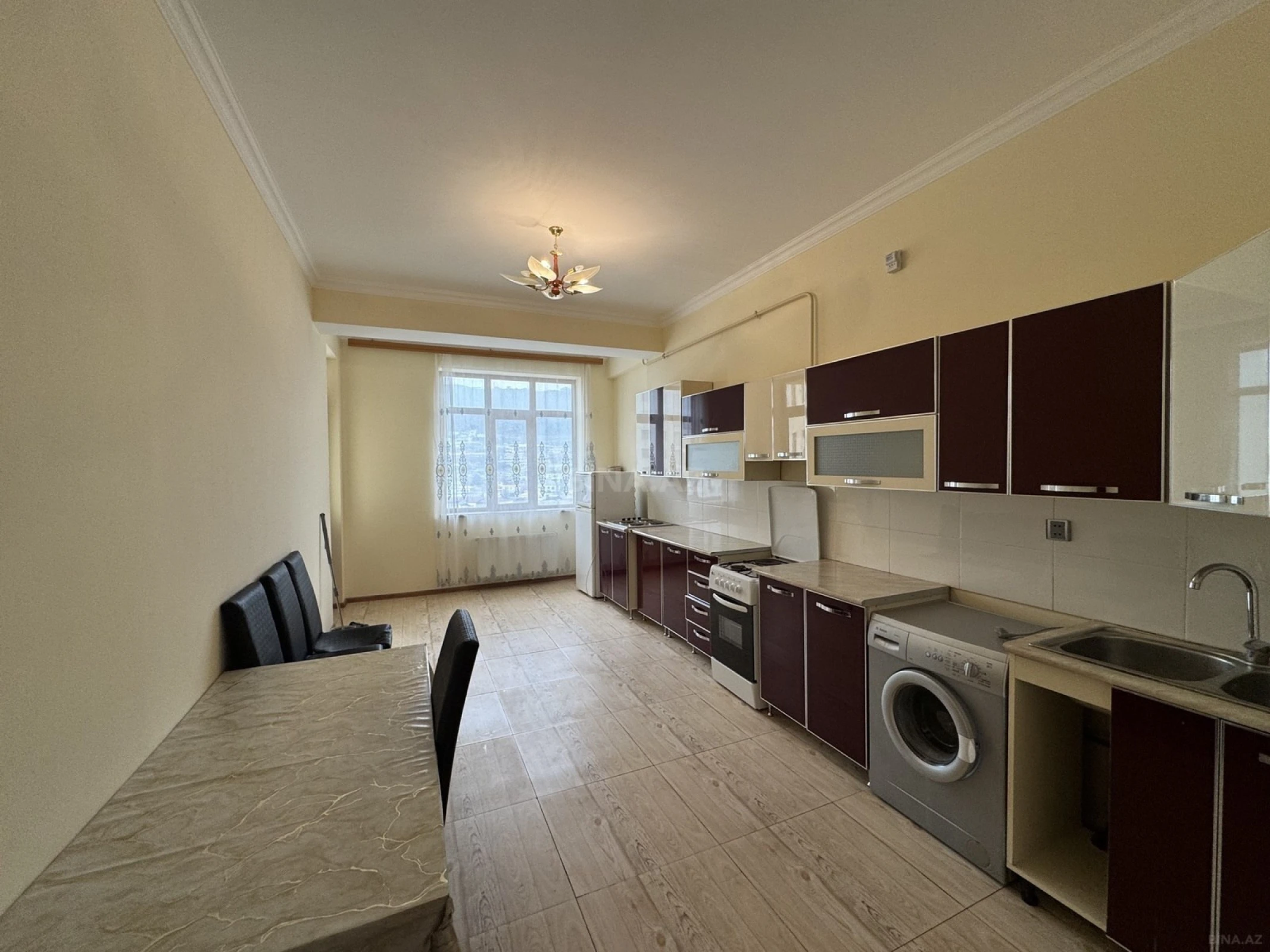 Kirayə verilir 3 otaqlı mənzil 135 m²