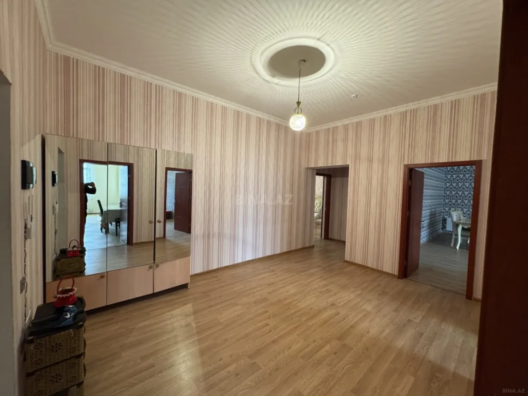 Kirayə verilir 3 otaqlı mənzil 135 m²