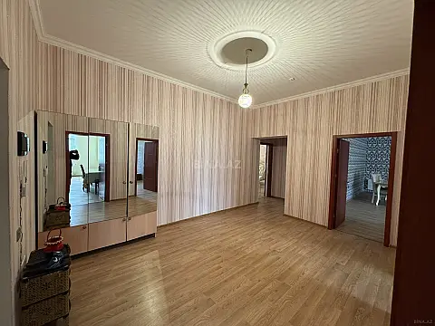 Kirayə verilir 3 otaqlı mənzil 135 m²