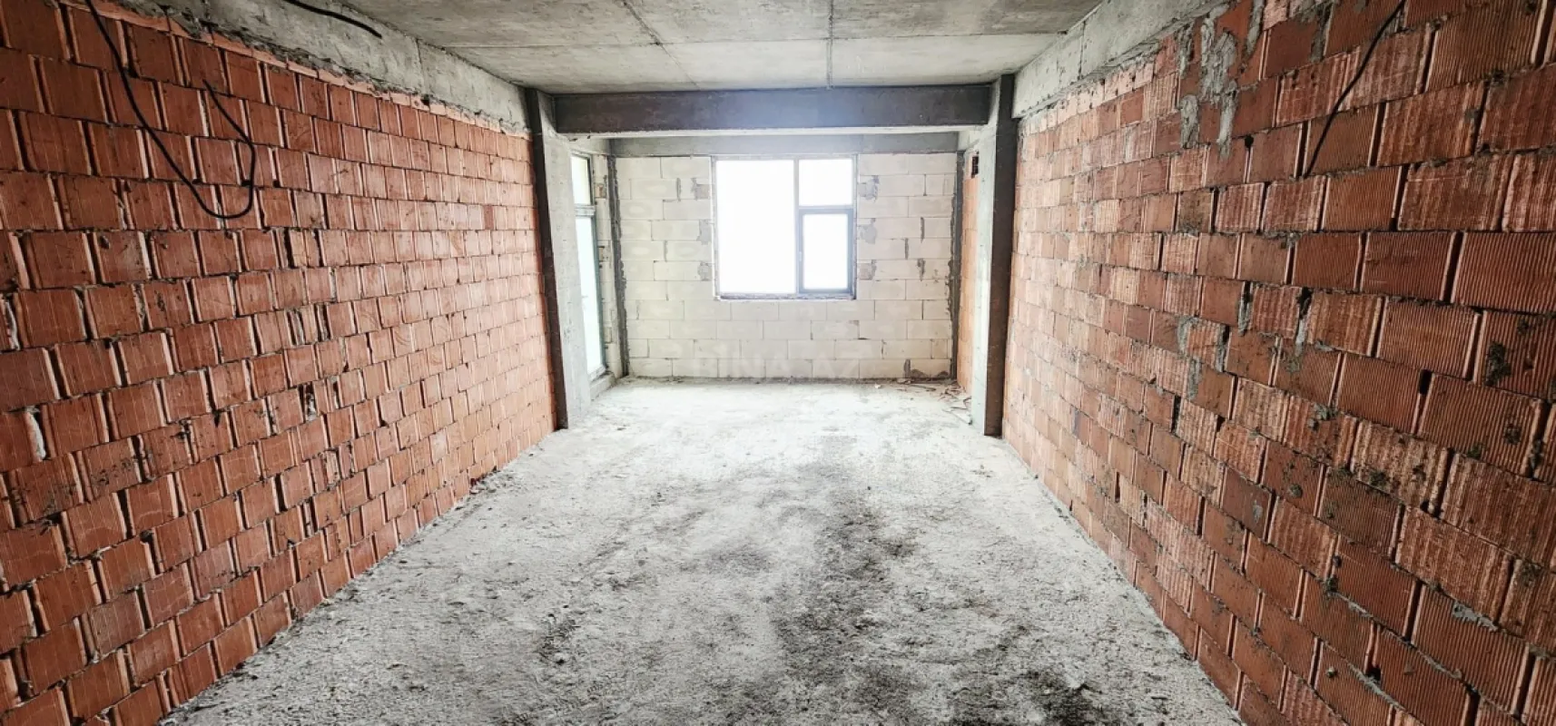 Satılır 3 otaqlı mənzil 112 m²