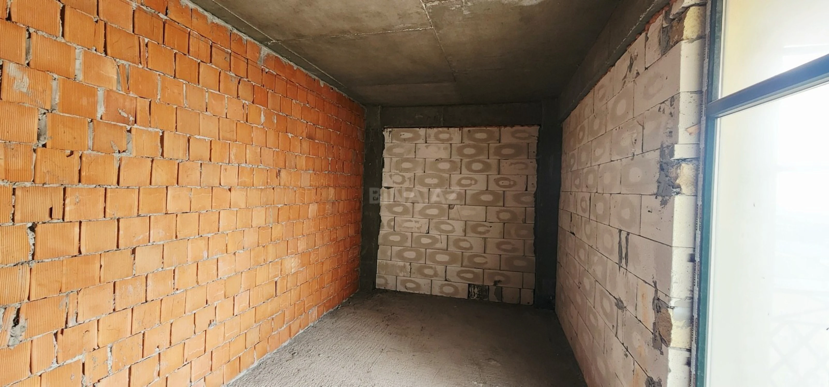 Satılır 3 otaqlı mənzil 112 m²