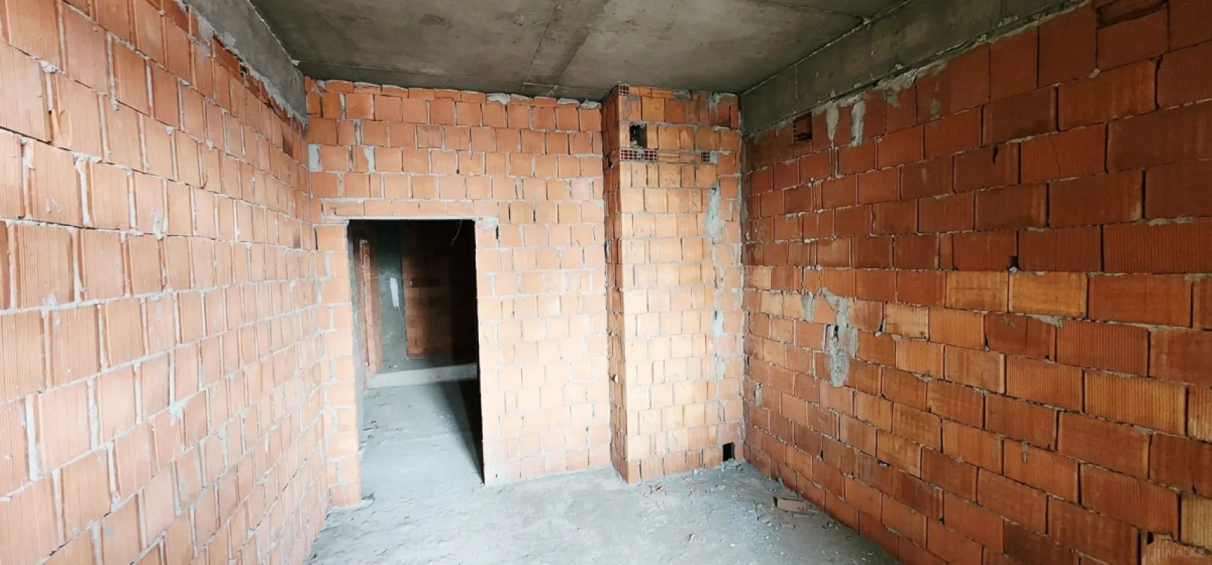 Satılır 3 otaqlı mənzil 112 m²