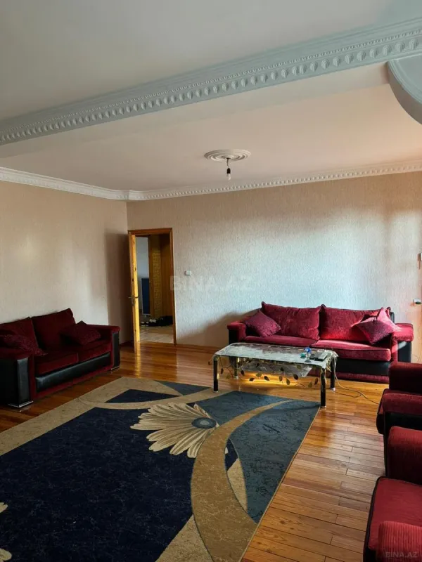 Satılır 5 otaqlı mənzil 120 m²