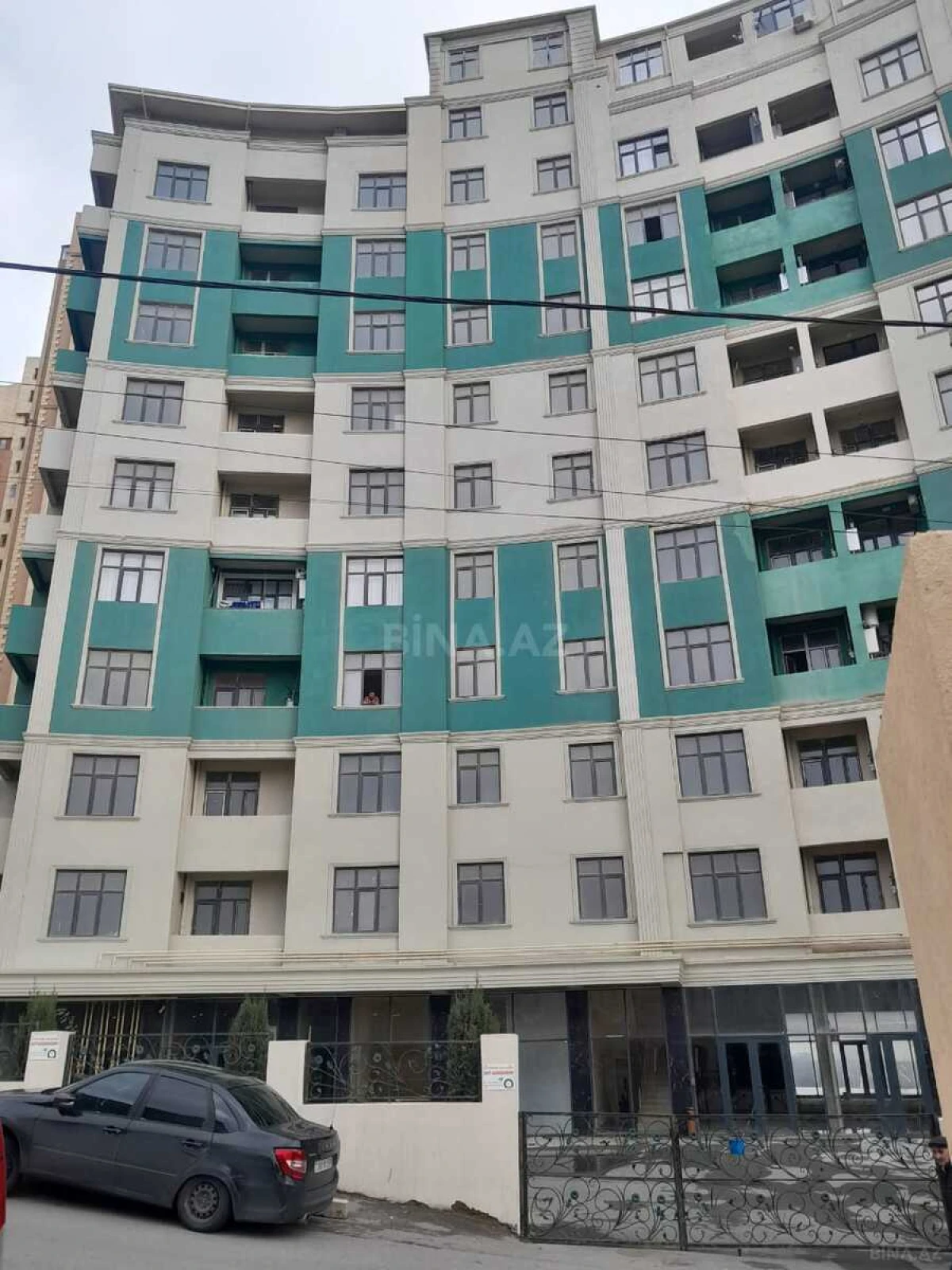 Satılır 3 otaqlı mənzil 136 m²