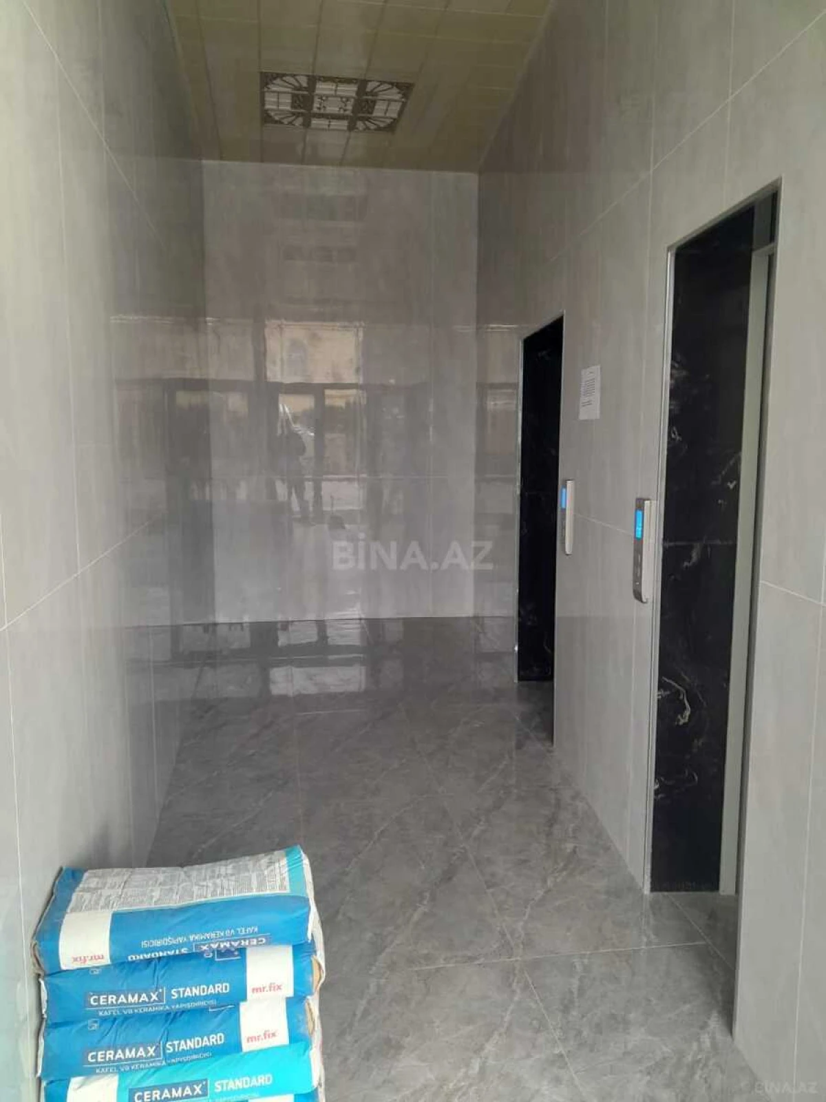 Satılır 3 otaqlı mənzil 136 m²