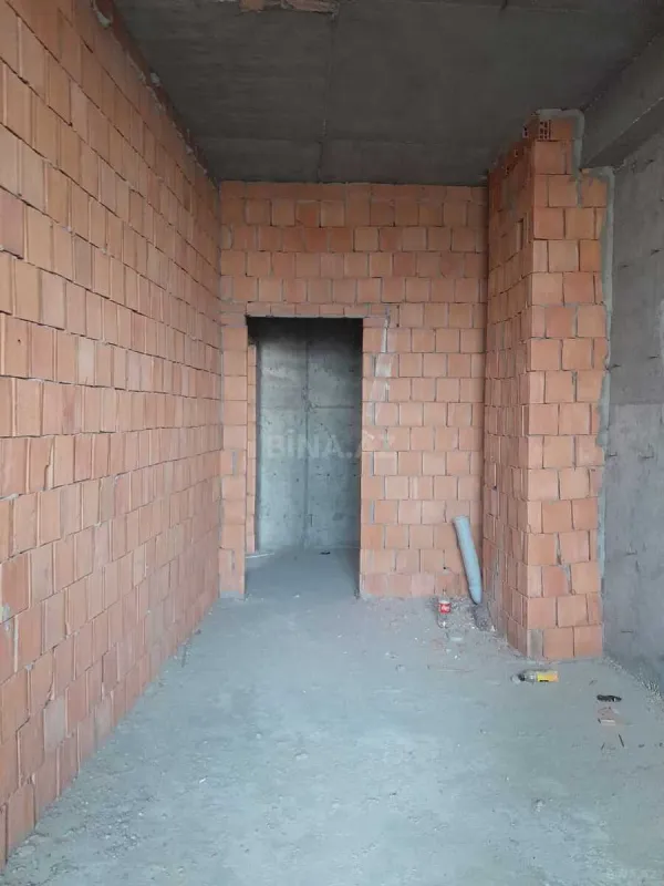 Satılır 3 otaqlı mənzil 136 m²