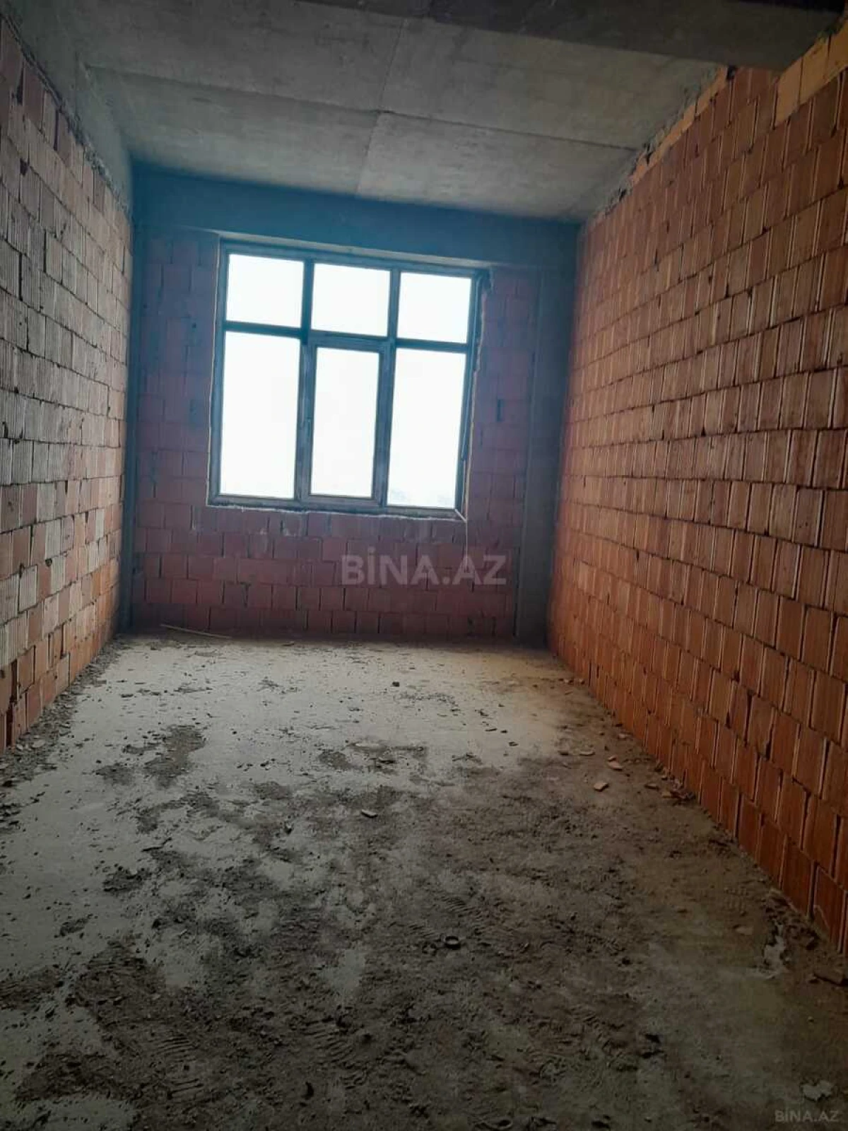 Satılır 3 otaqlı mənzil 136 m²