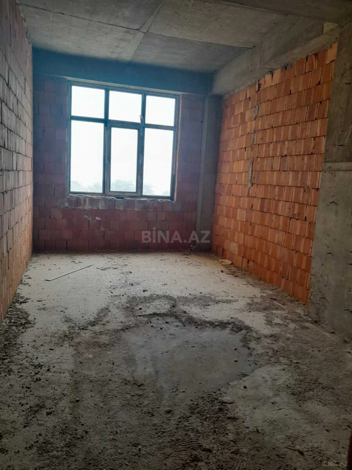 Satılır 3 otaqlı mənzil 136 m²