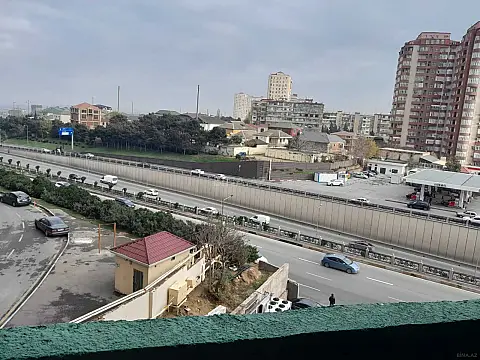 Satılır 3 otaqlı mənzil 136 m²