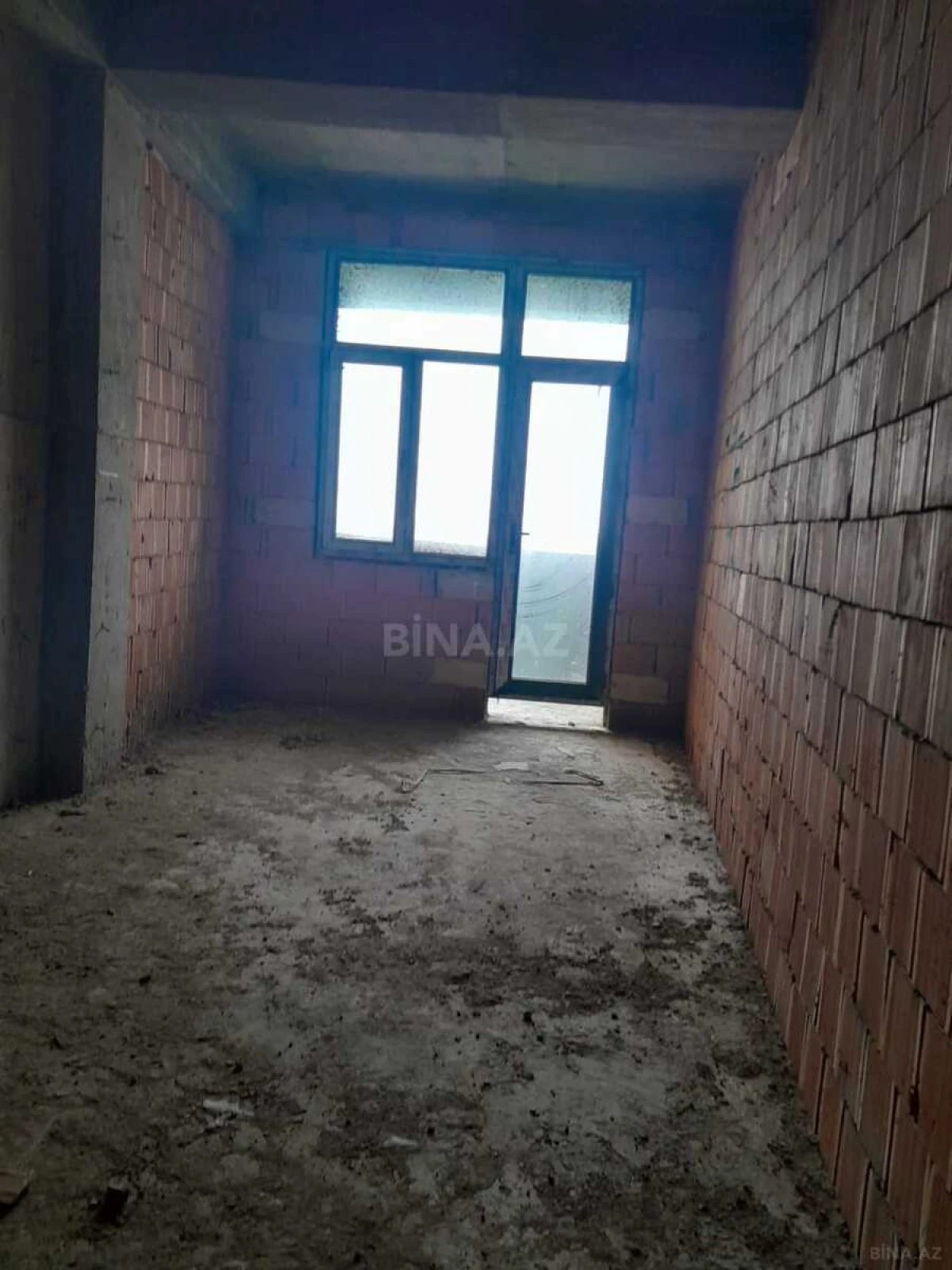 Satılır 3 otaqlı mənzil 136 m²