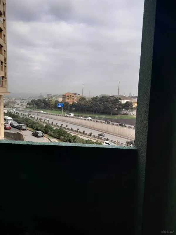 Satılır 3 otaqlı mənzil 136 m²