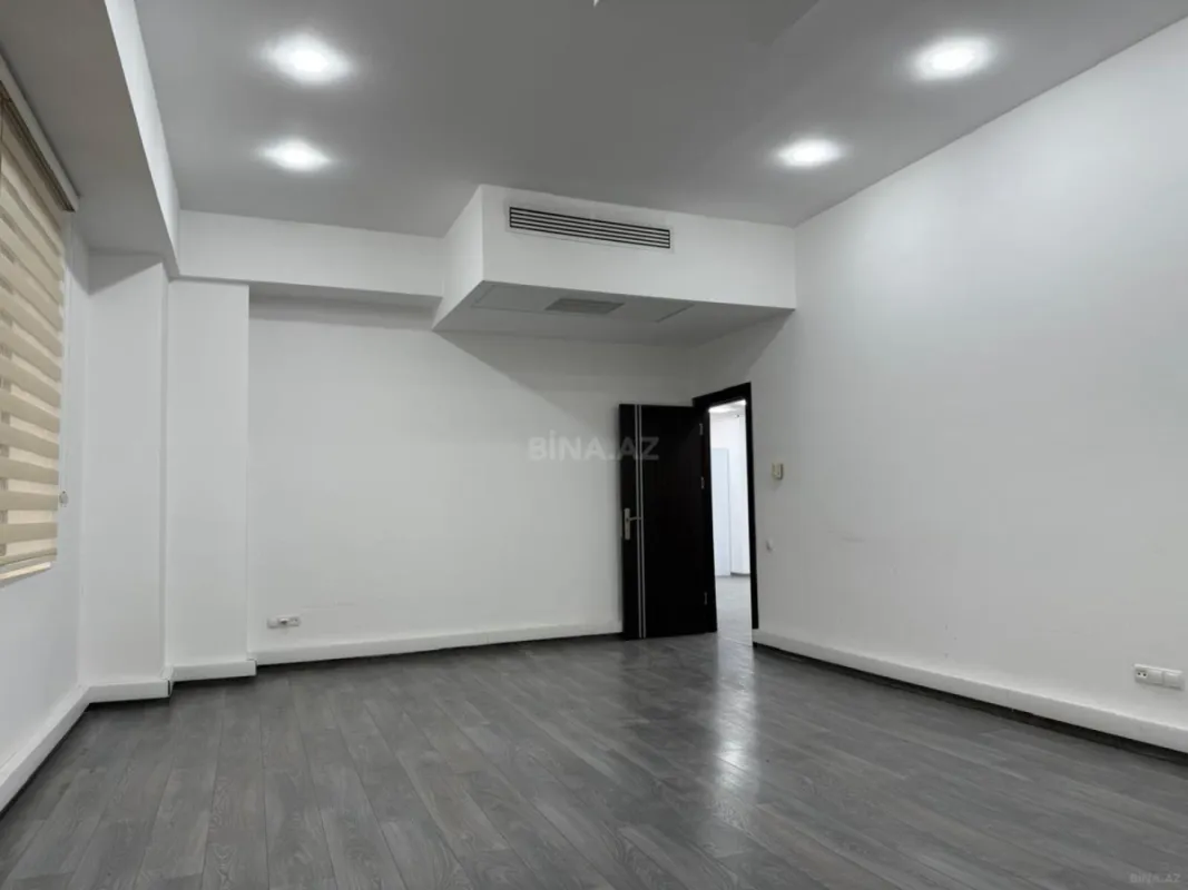 Kirayə verilir 4 otaqlı ofis 250 m²