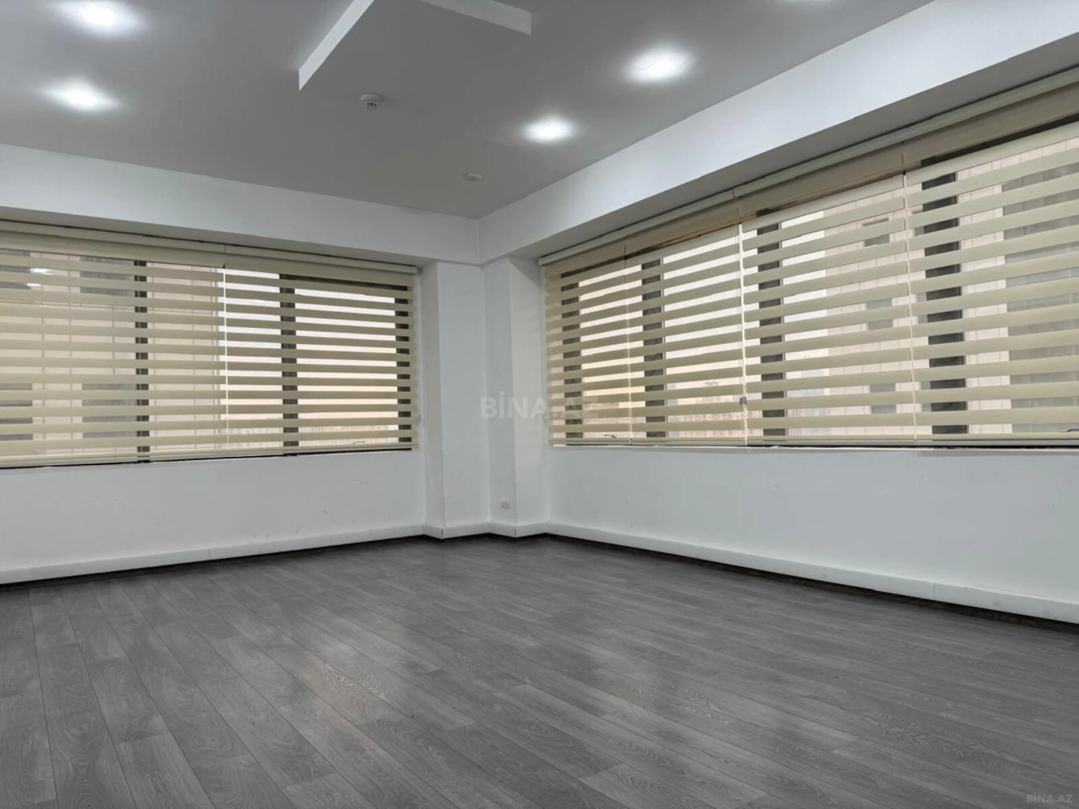 Kirayə verilir 4 otaqlı ofis 250 m²