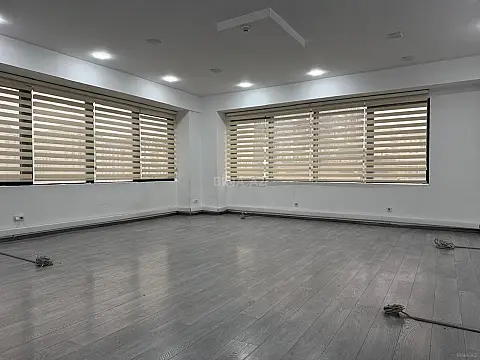Kirayə verilir 4 otaqlı ofis 250 m²