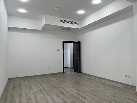 Kirayə verilir 4 otaqlı ofis 250 m²