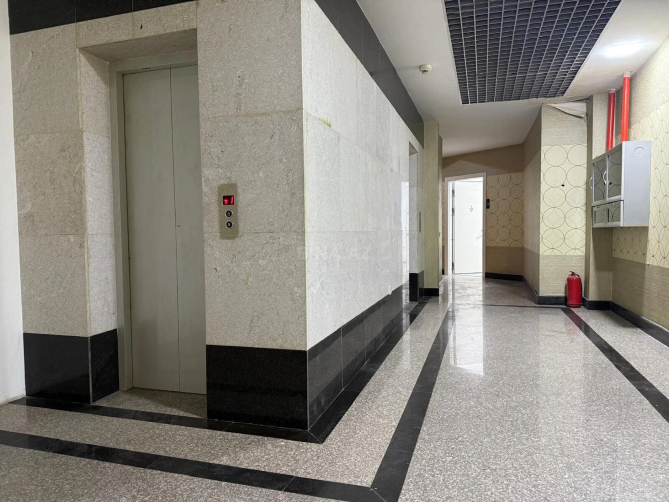 Kirayə verilir 4 otaqlı ofis 250 m²