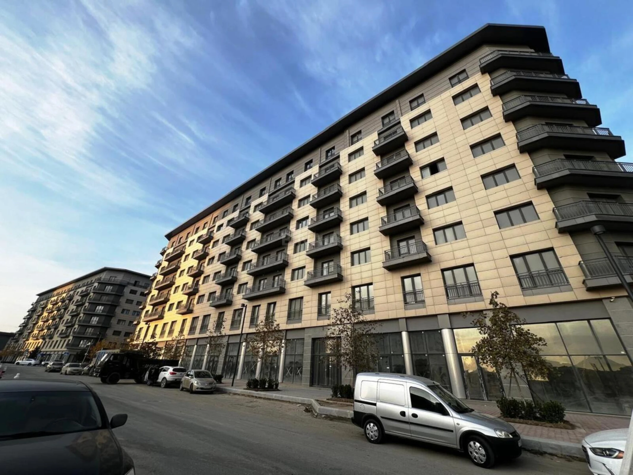 Satılır 2 otaqlı mənzil 91 m²