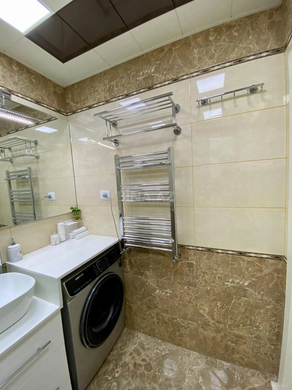 Satılır 3 otaqlı mənzil 98 m²