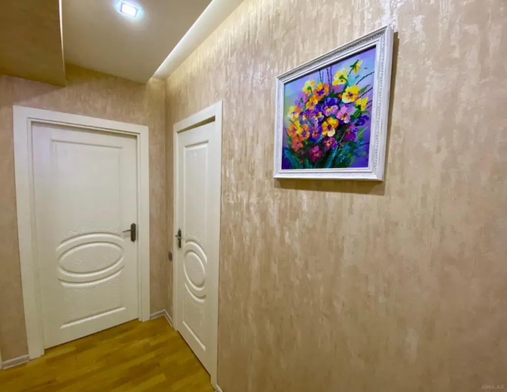 Satılır 3 otaqlı mənzil 98 m²