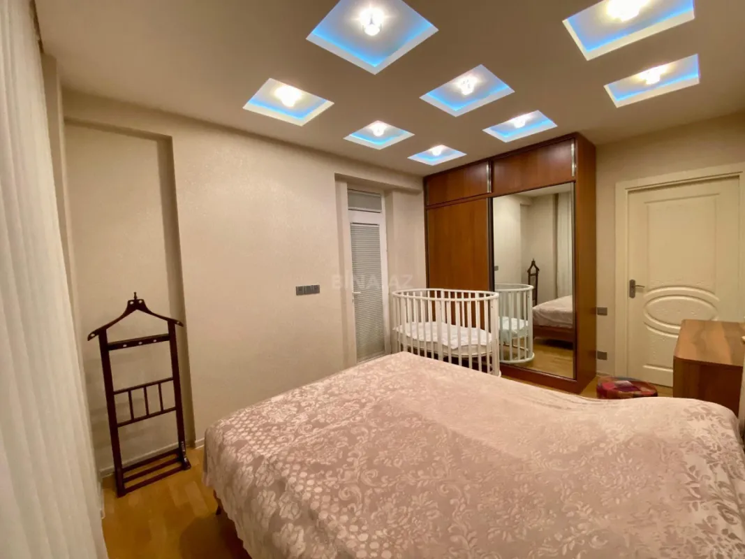 Satılır 3 otaqlı mənzil 98 m²