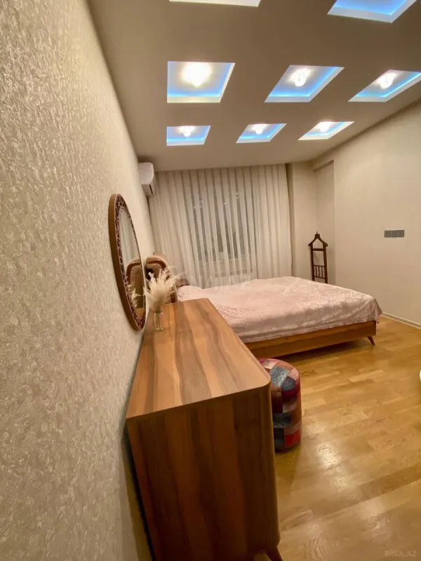 Satılır 3 otaqlı mənzil 98 m²