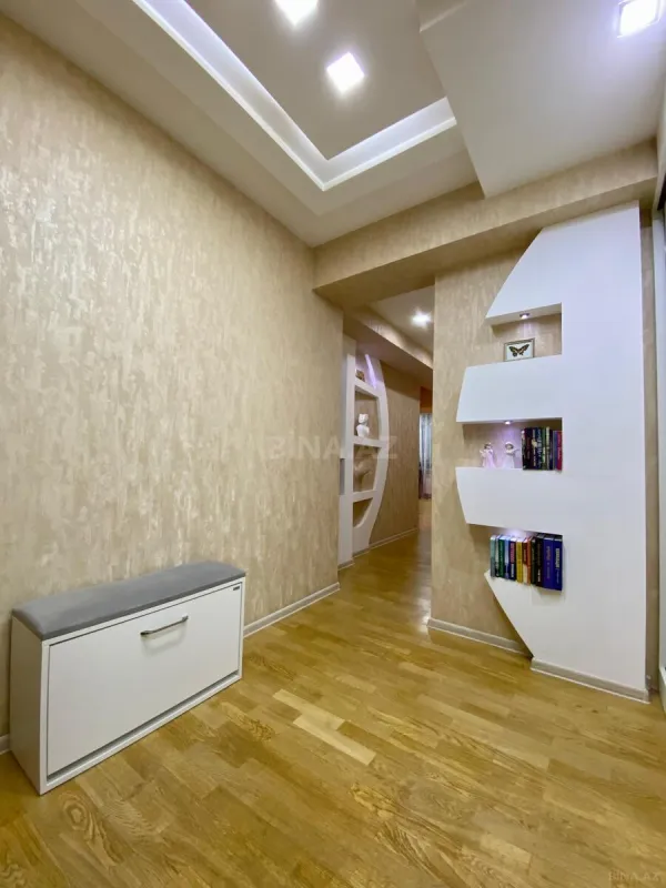 Satılır 3 otaqlı mənzil 98 m²