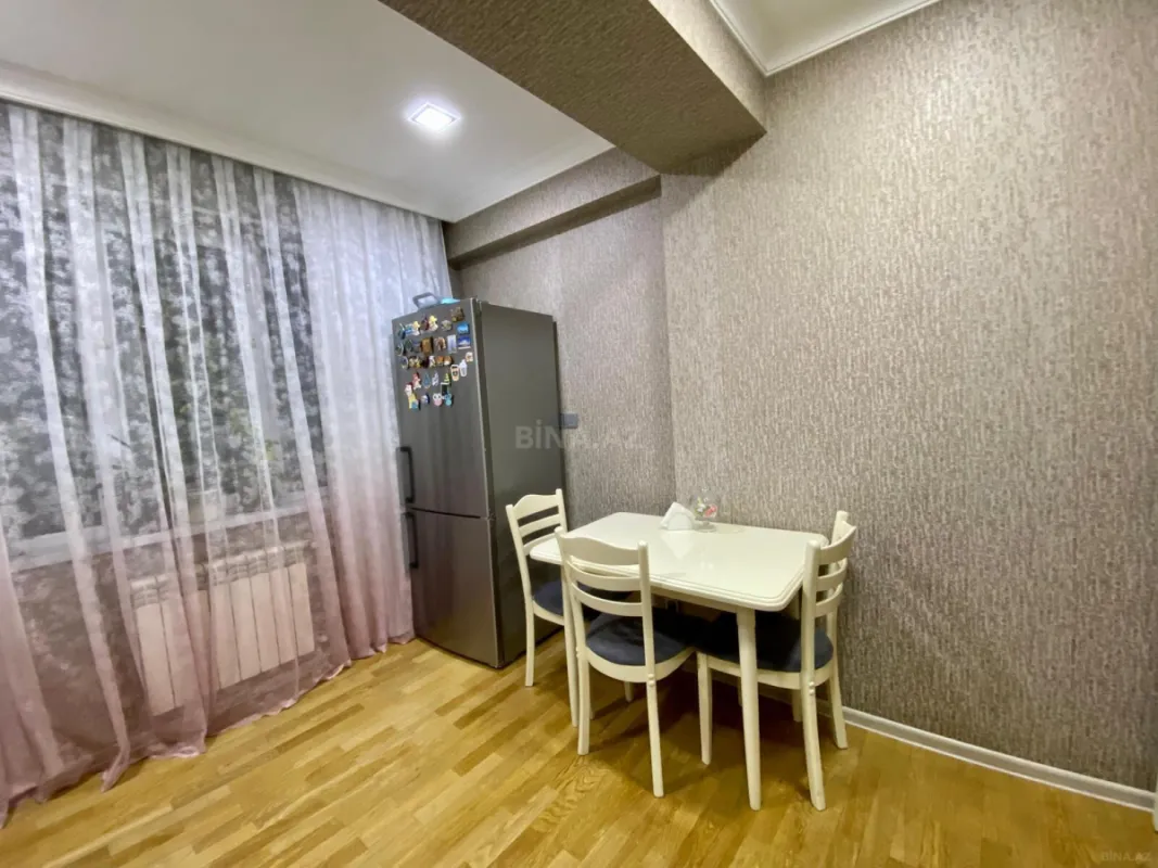 Satılır 3 otaqlı mənzil 98 m²