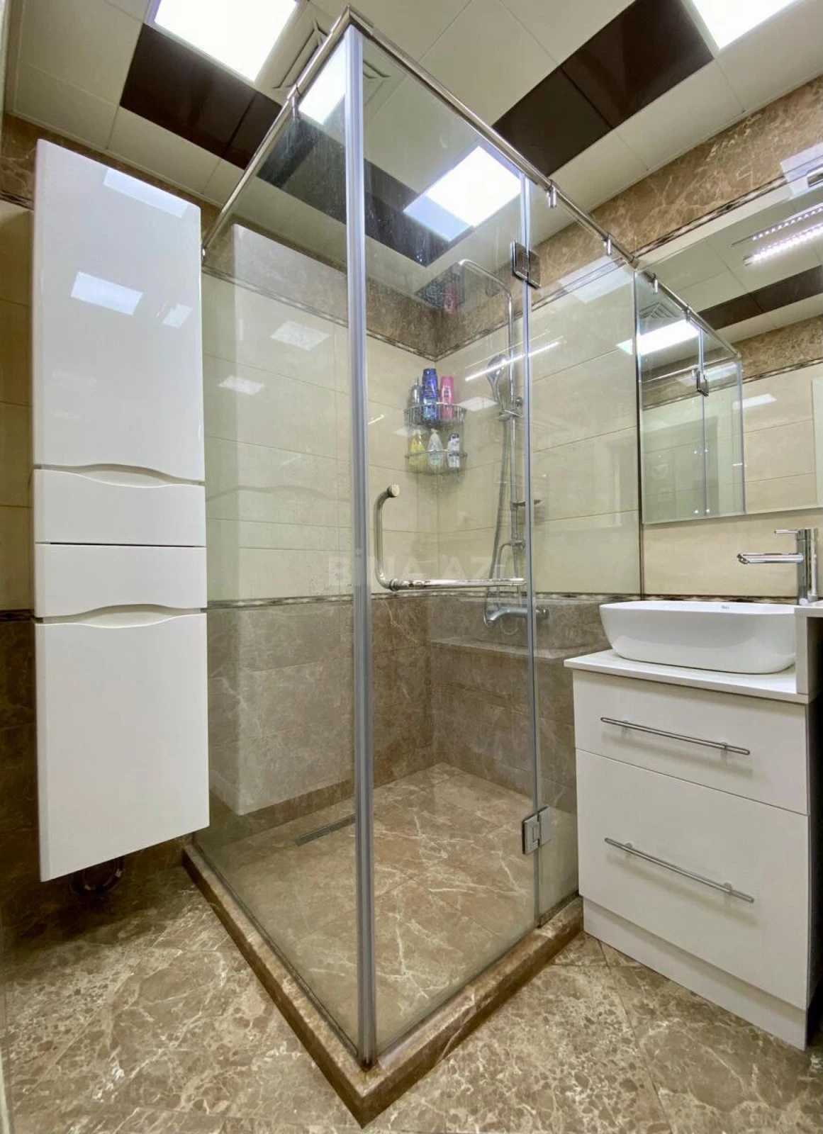 Satılır 3 otaqlı mənzil 98 m²