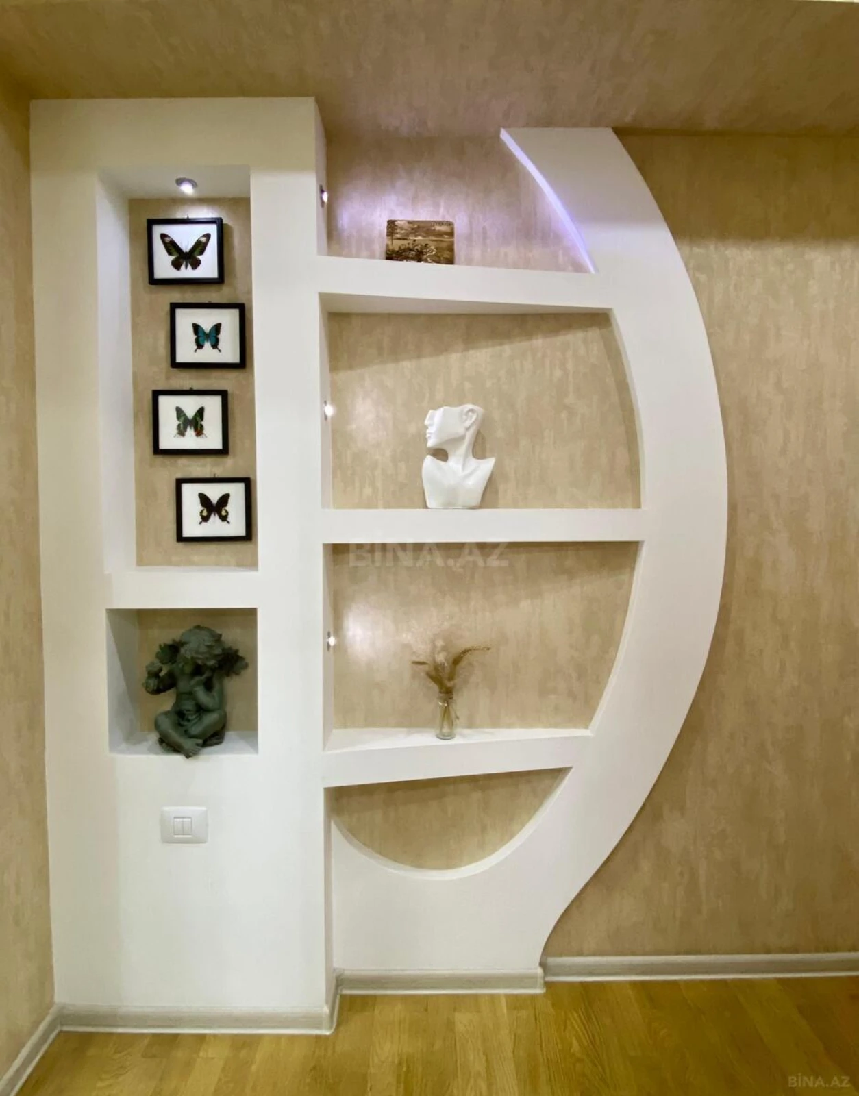 Satılır 3 otaqlı mənzil 98 m²