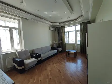 Satılır 2 otaqlı mənzil 102 m²