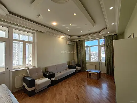 Satılır 2 otaqlı mənzil 102 m²