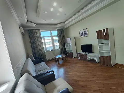 Satılır 2 otaqlı mənzil 102 m²