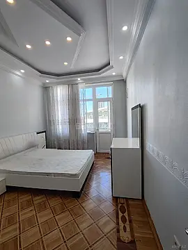 Satılır 2 otaqlı mənzil 102 m²