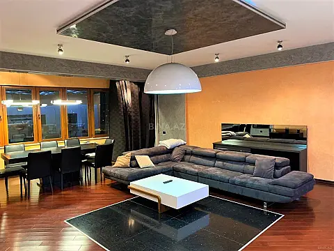 Kirayə verilir 4 otaqlı mənzil 250 m²