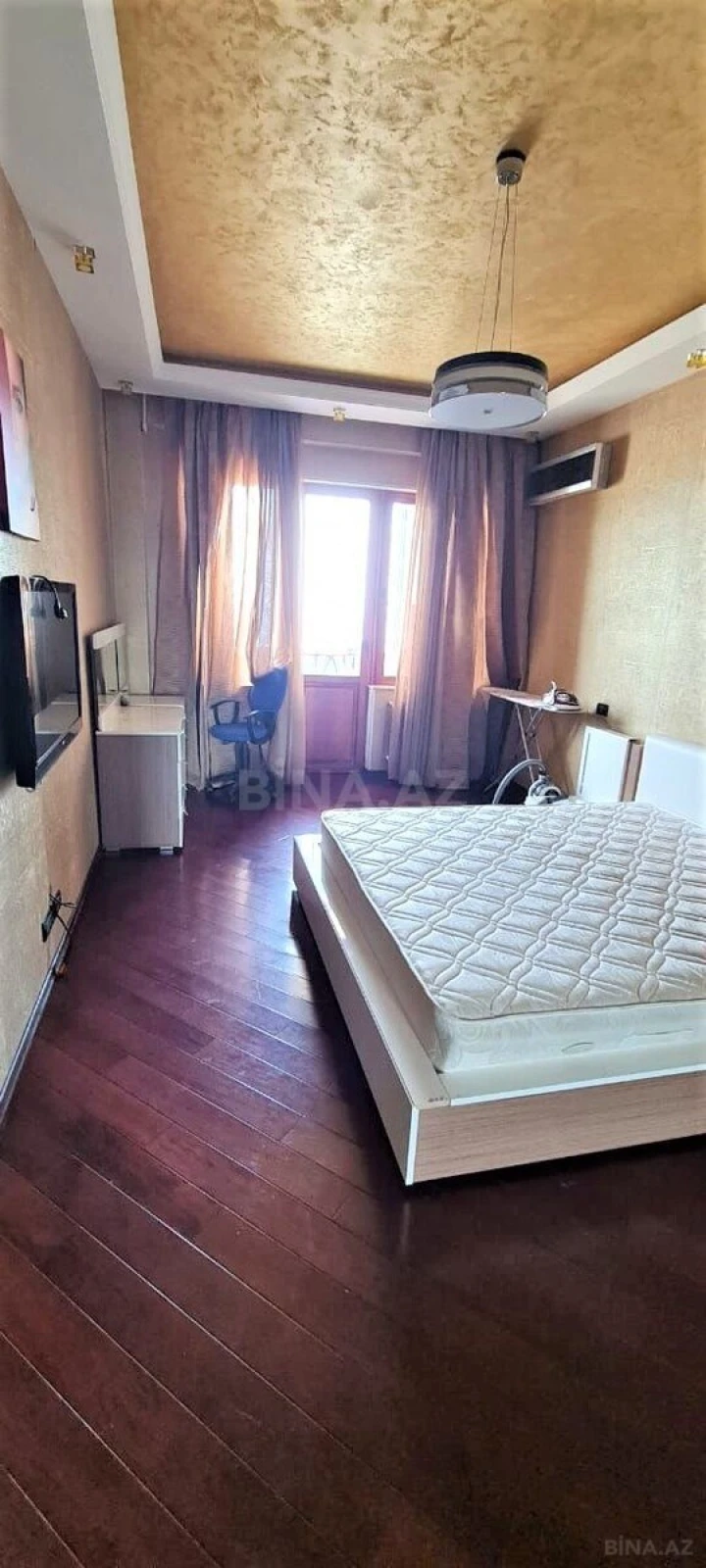 Kirayə verilir 4 otaqlı mənzil 250 m²