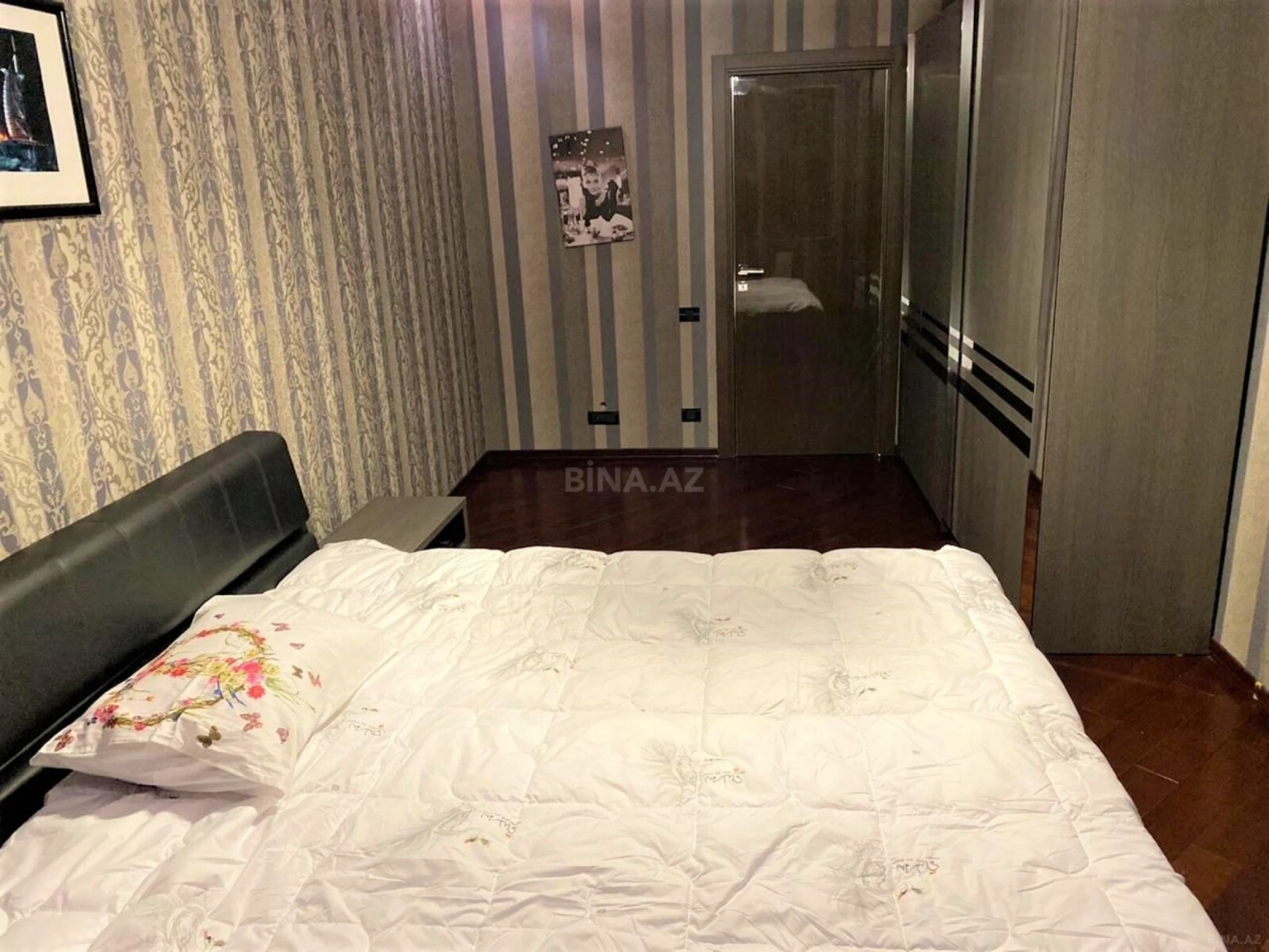 Kirayə verilir 4 otaqlı mənzil 250 m²