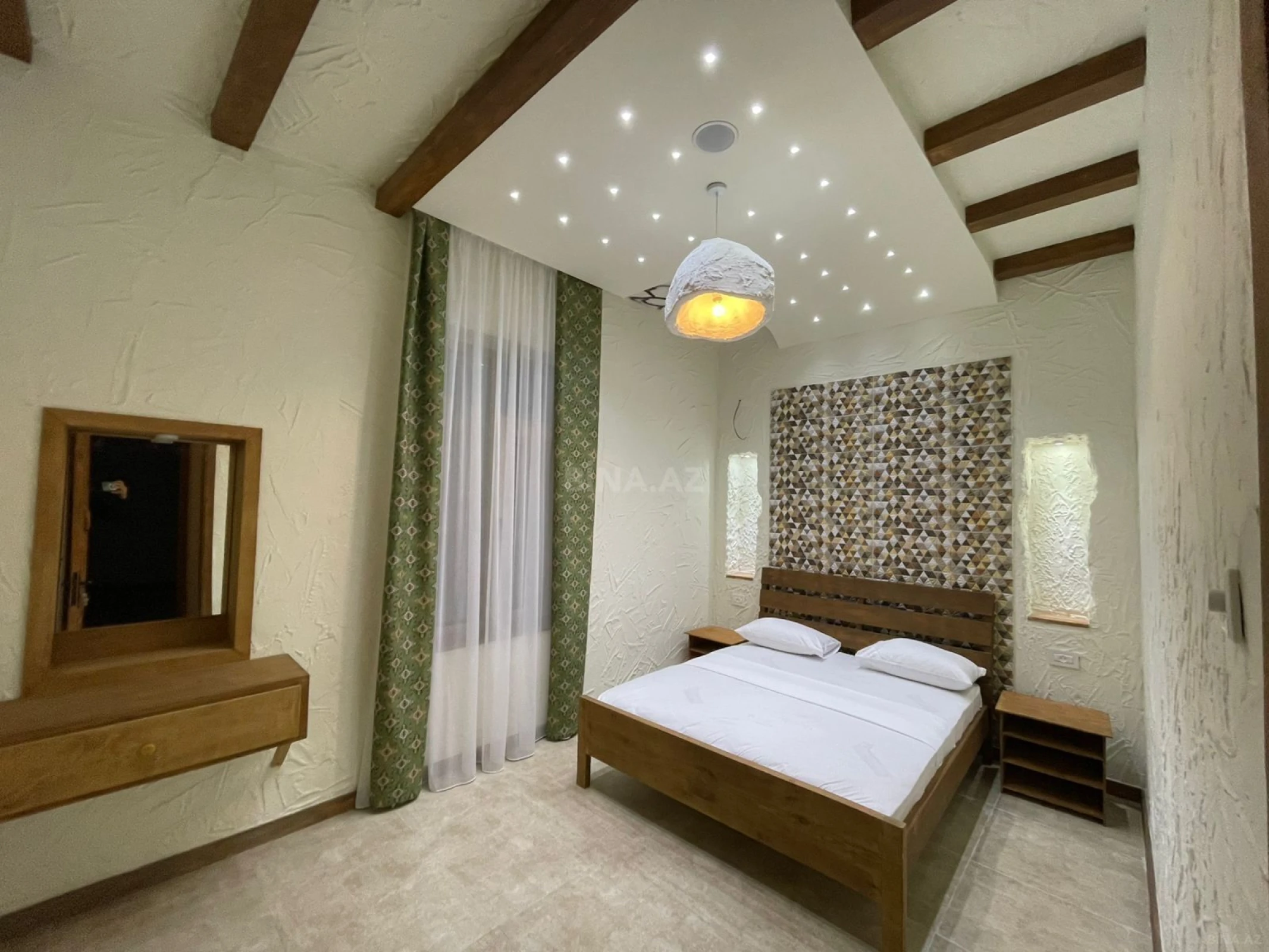 Satılır 7 otaqlı həyət evi 345 m²