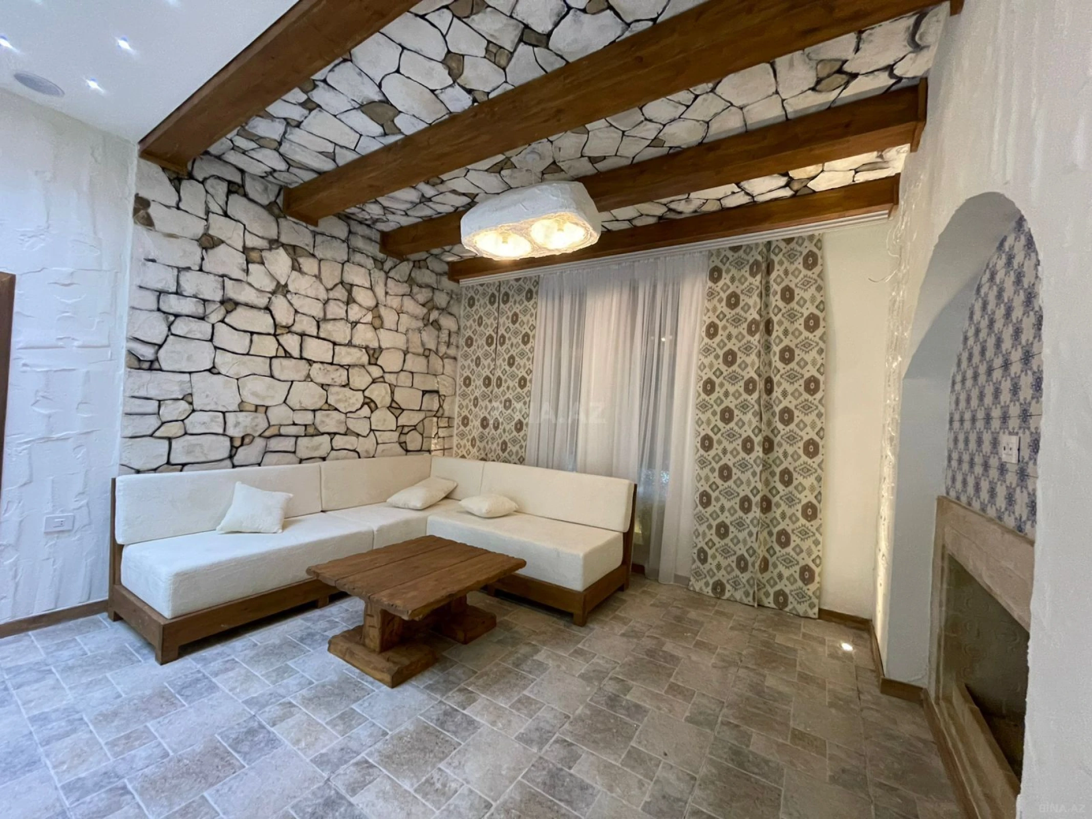 Satılır 7 otaqlı həyət evi 345 m²