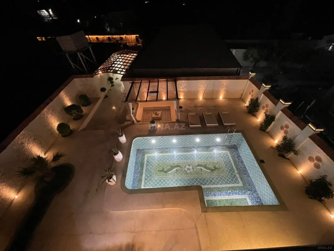 Satılır 7 otaqlı həyət evi 345 m²
