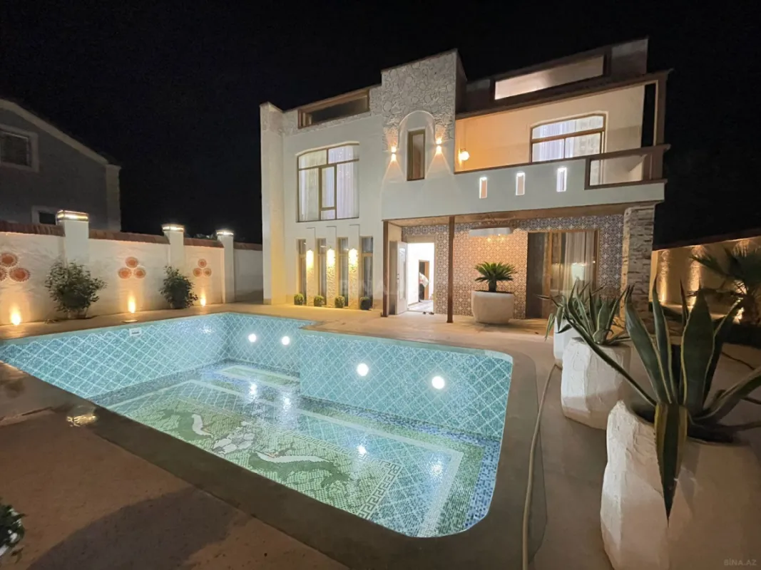 Satılır 7 otaqlı həyət evi 345 m²