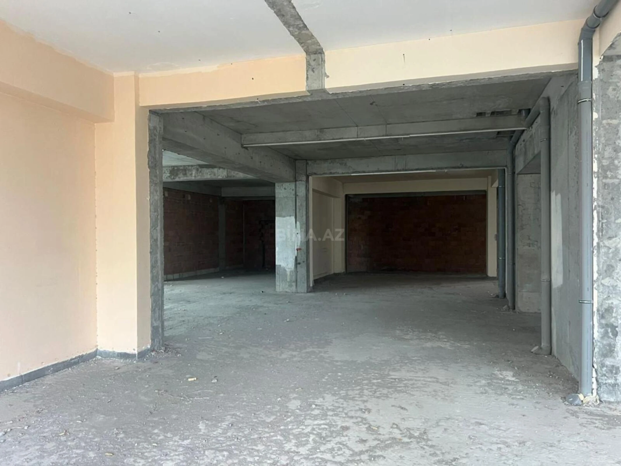 Satılır obyekt 330 m²
