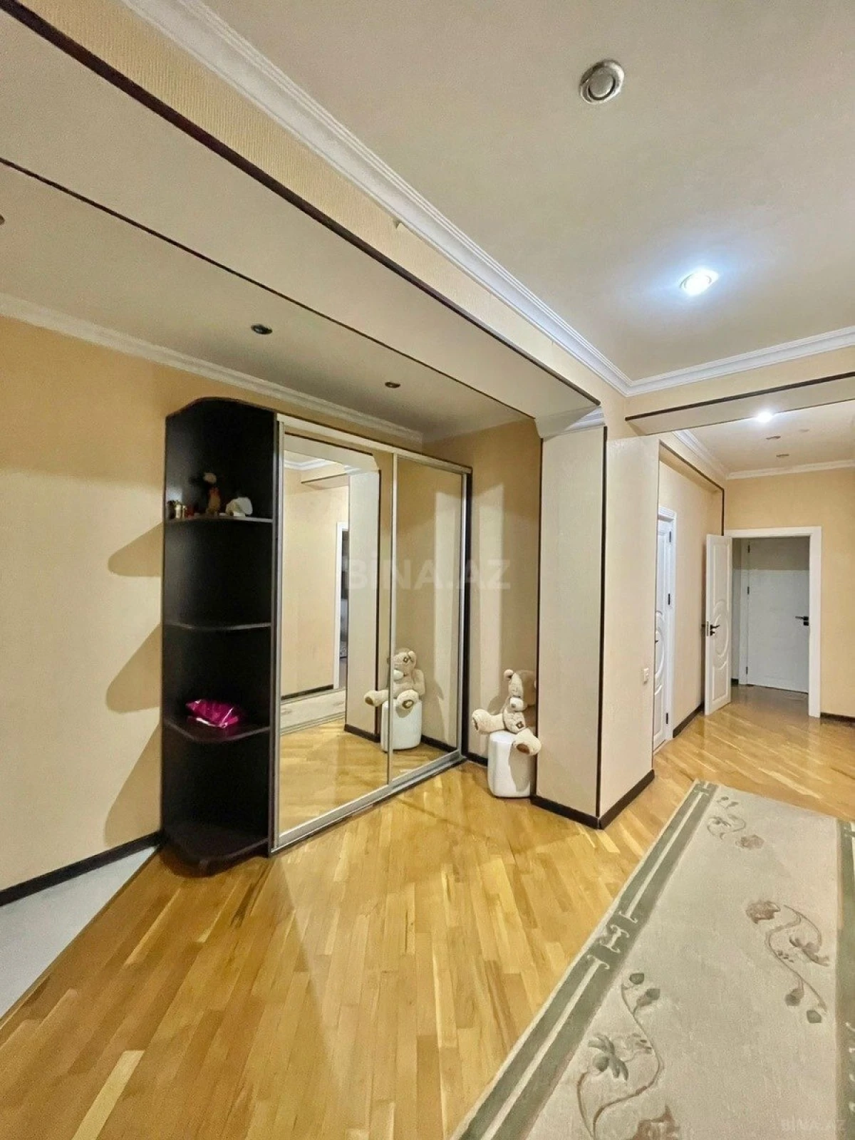 Kirayə verilir 2 otaqlı mənzil 88 m²